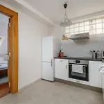 Roy 2br With Castle View, Parking & Ac By Easybnb Premium *