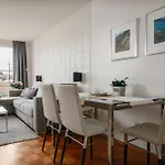 Roy 2br With Castle View, Parking & Ac By Easybnb Premium