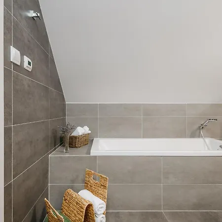 Appartamento Roy 2 Bdr With Castle View, Parking & Ac Praga