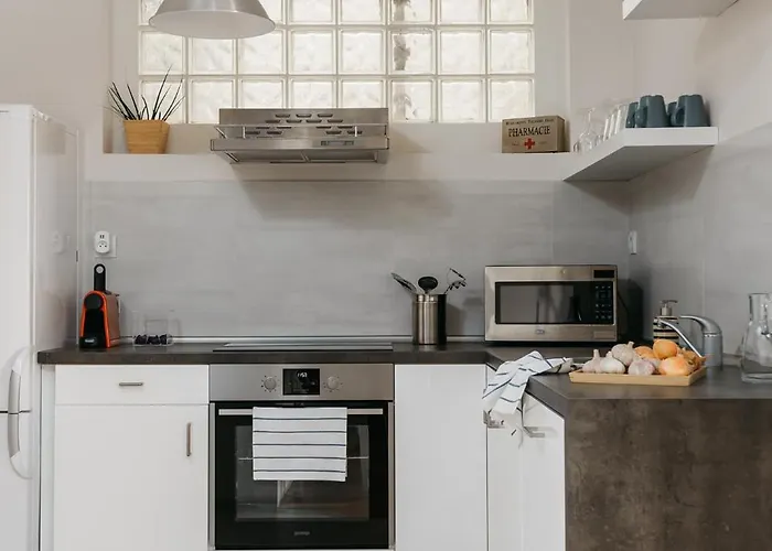 Roy 2 Bdr With Castle View, Parking & Ac Apartamento *