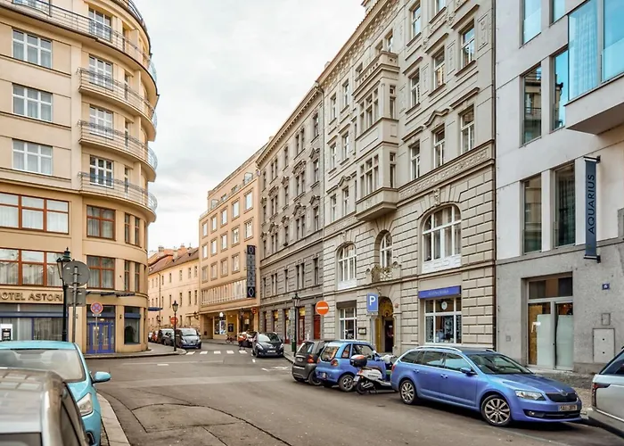 Roy 2 Bdr With Castle View, Parking & Ac Apartamento