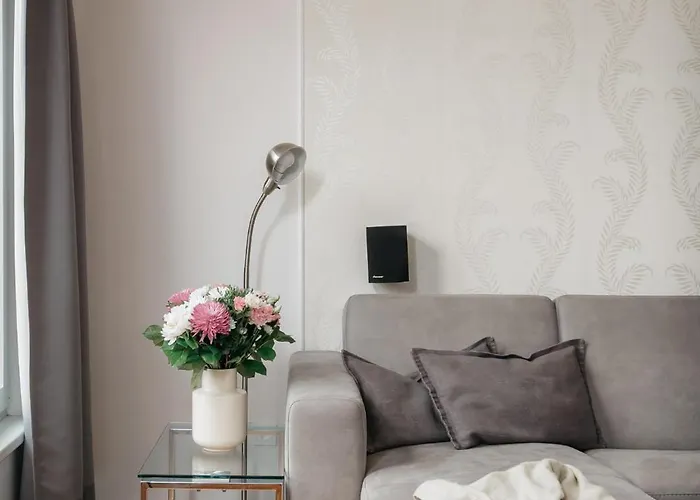 Roy 2 Bdr With Castle View, Parking & Ac Apartamento *