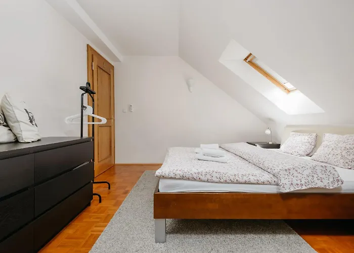 Apartamento Roy 2 Bdr With Castle View, Parking & Ac *