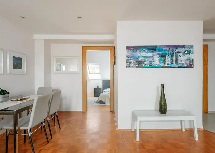 Roy 2 Bdr With Castle View, Parking & Ac Apartamento *