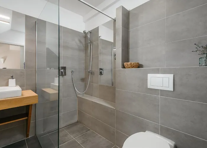 Roy 2 Bdr With Castle View, Parking & Ac Apartamento Praga