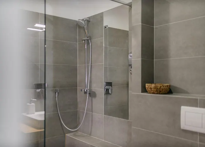 Apartamento Roy 2 Bdr With Castle View, Parking & Ac Praga